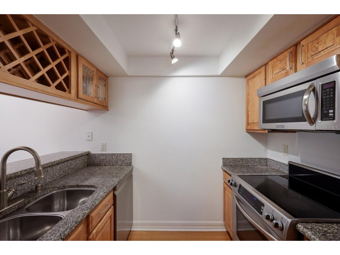 1542 Oak Street #6 Sarasota FL 34236 A4624938 image8