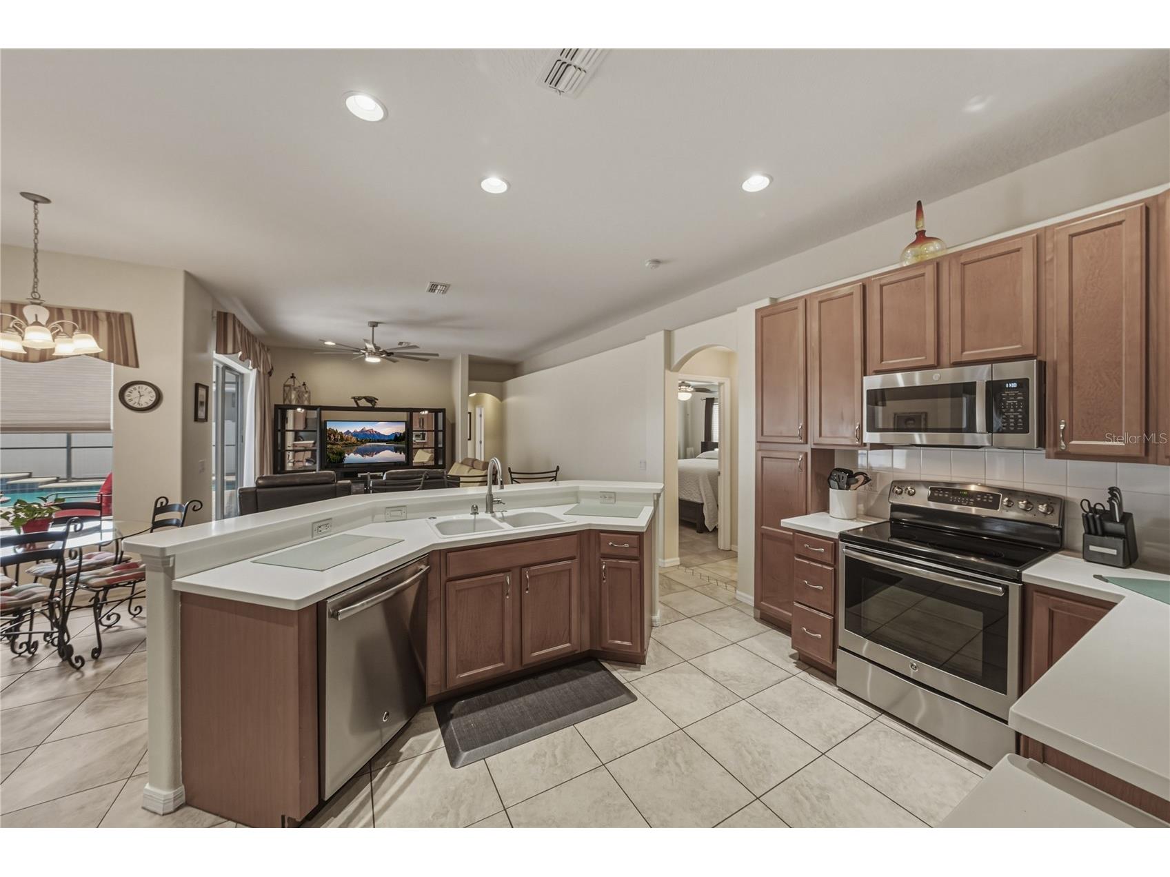 1542 Swamp Rose Lane Trinity FL 34655 TB8498271 image25