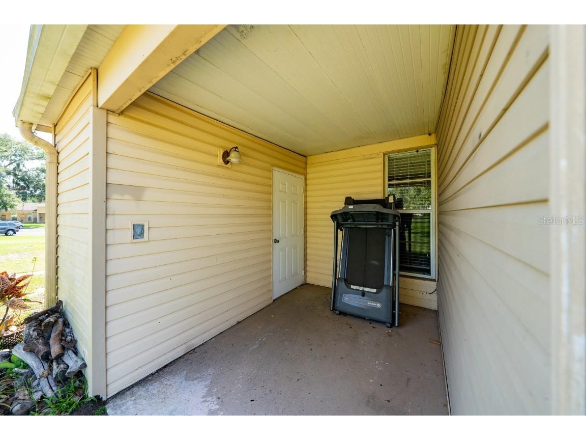 1543 Club Circle Lakeshore FL 33854 O6314034 image11