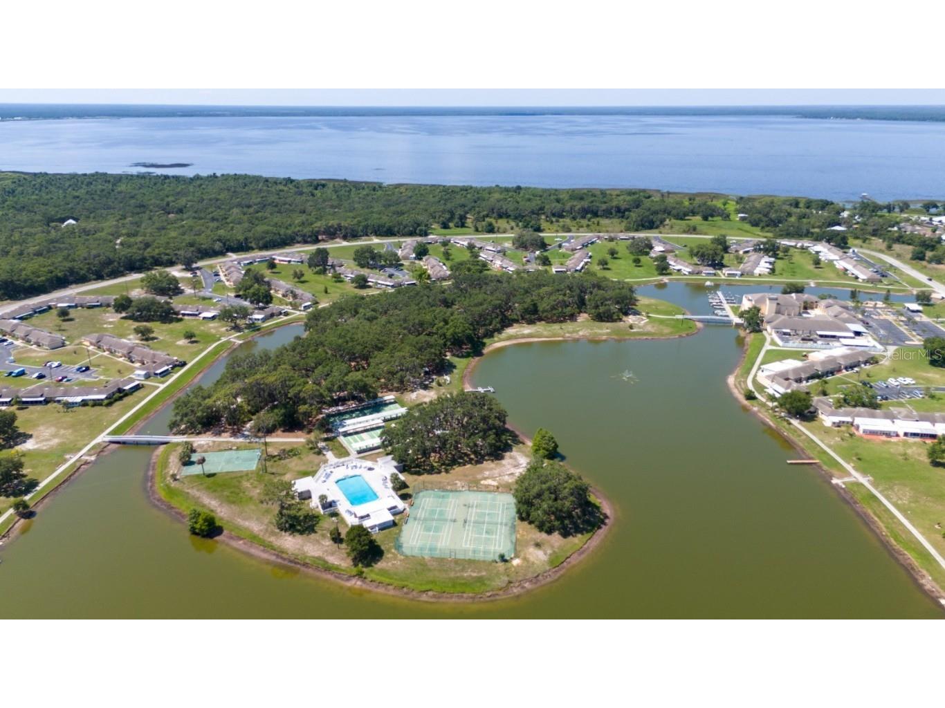 1543 Club Circle Lakeshore FL 33854 O6314034 image16