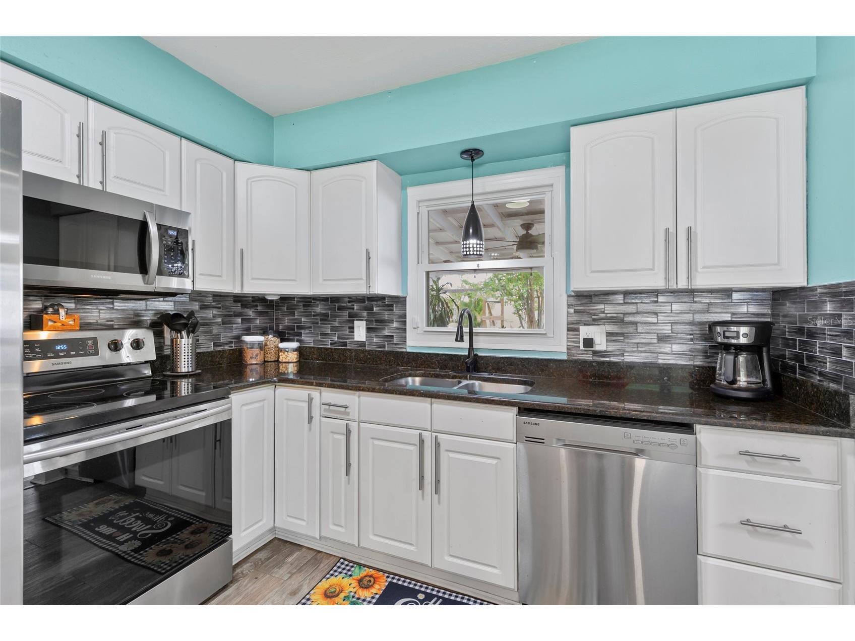 15437 Bedford Circle W Clearwater FL 33764 A4693873 image2