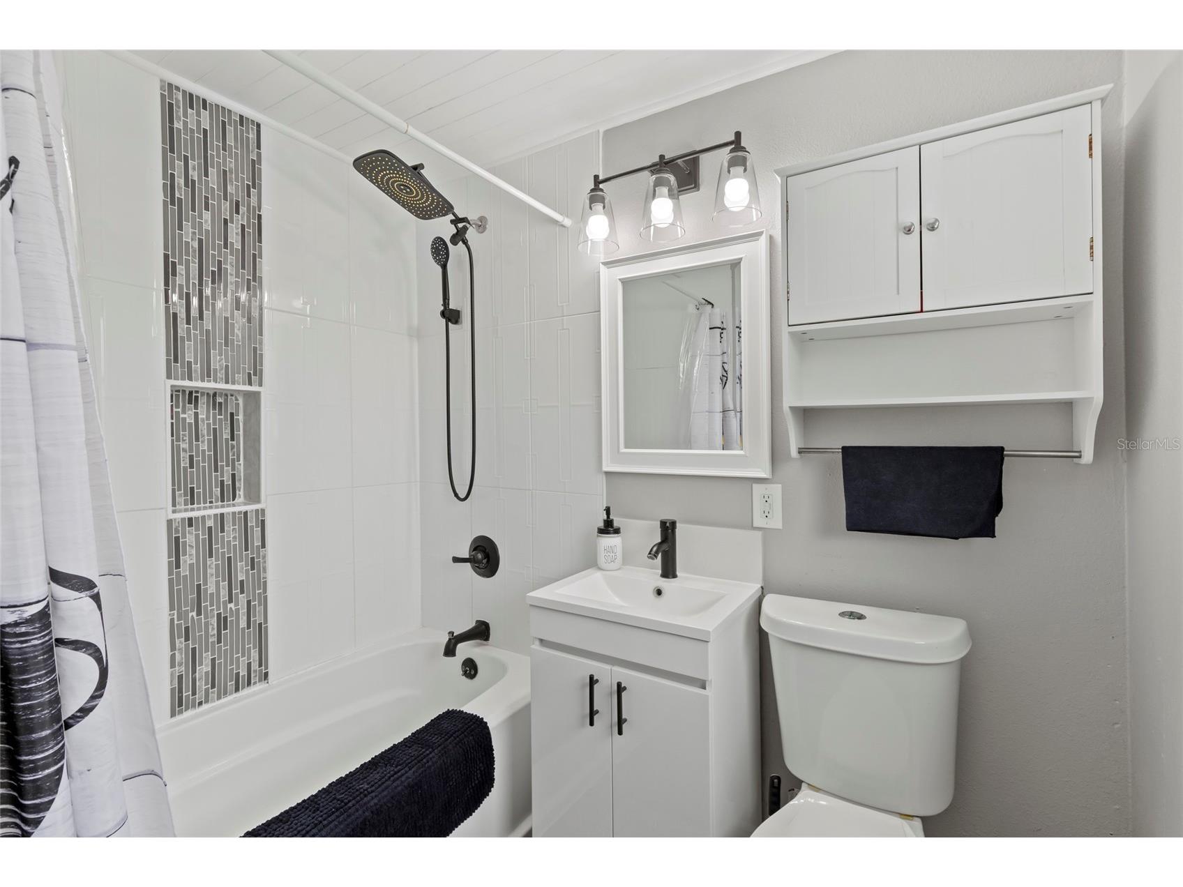 15437 Bedford Circle W Clearwater FL 33764 A4693873 image9