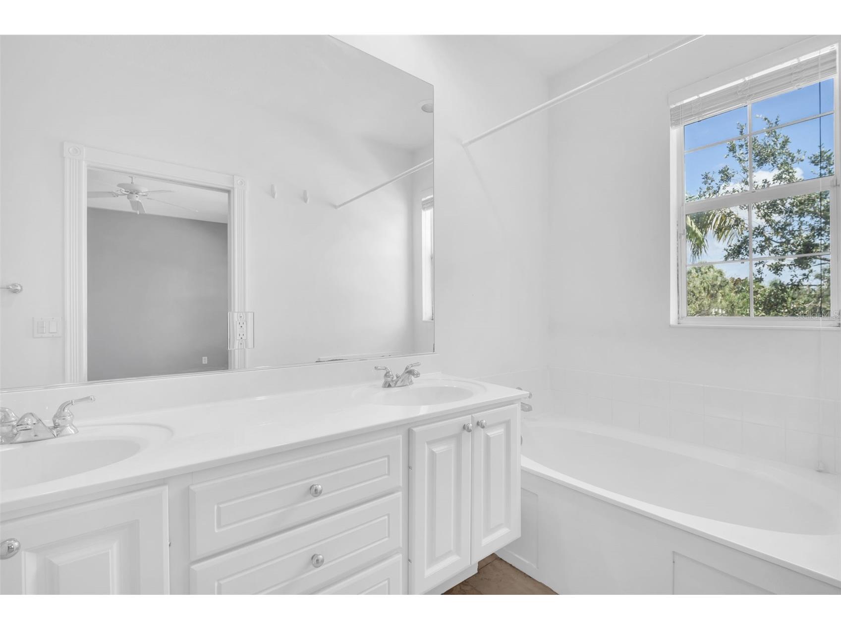 1545 Napoli Drive W Sarasota FL 34232 TB8478049 image32