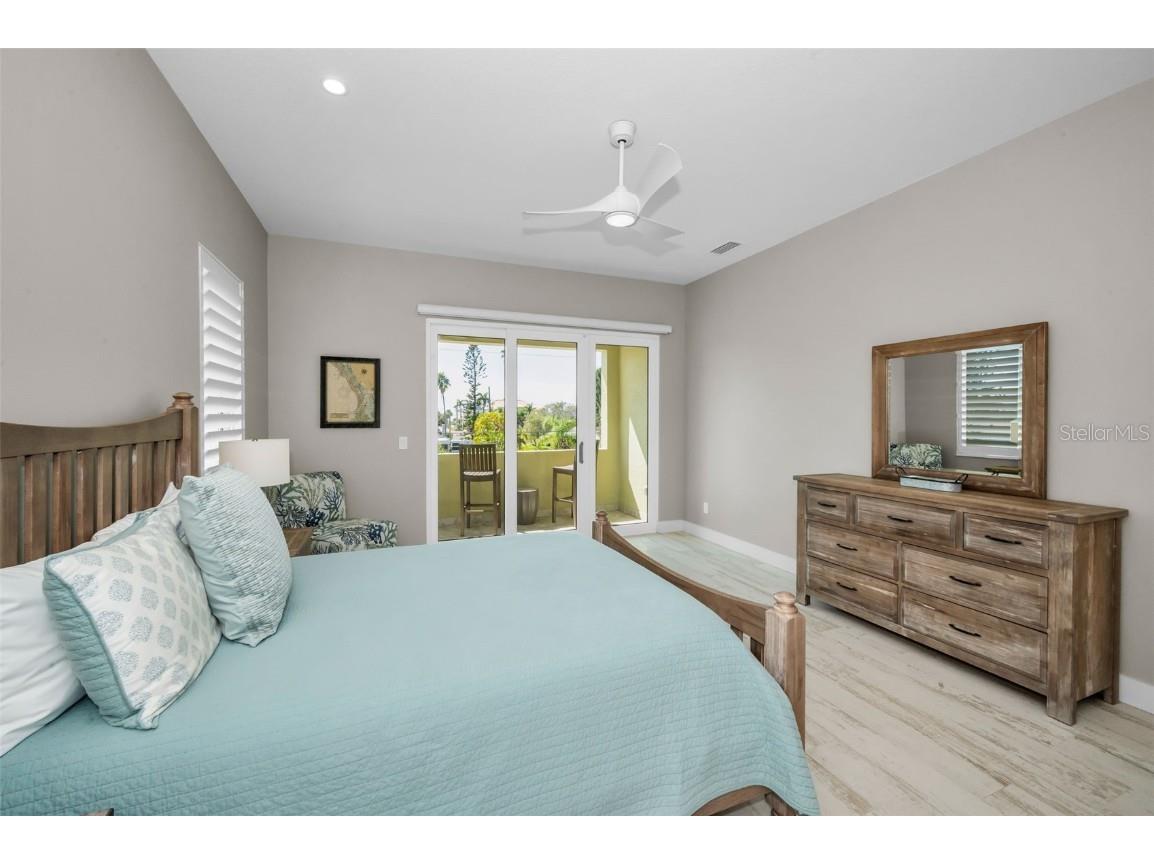 15459 2nd Street E Madeira Beach FL 33708 TB8437025 image40