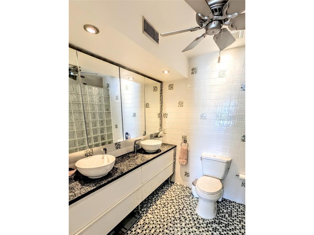 1546 Stickney Point Road #501 Sarasota FL 34231 A4673563 image17