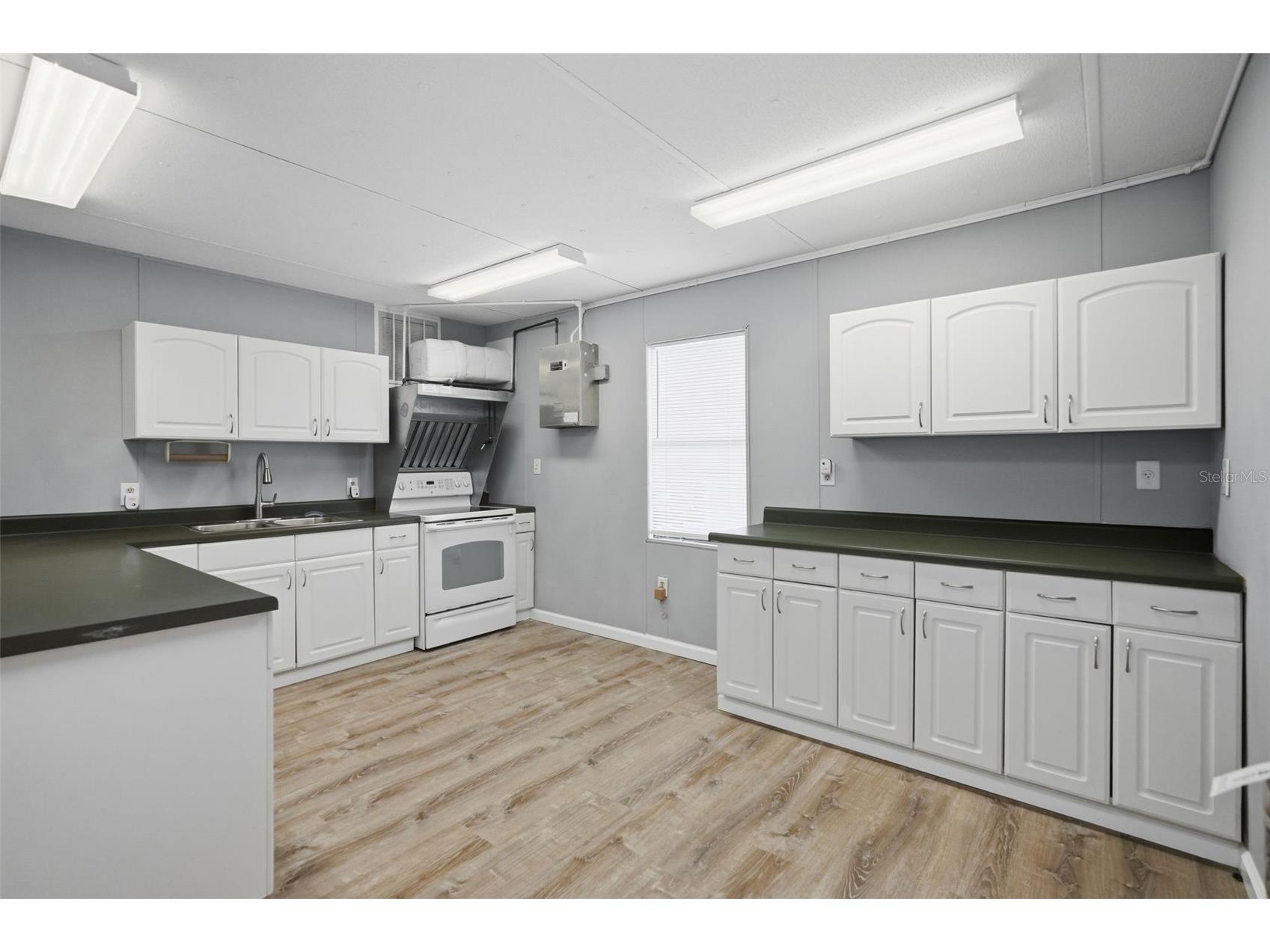 15464 Cortez Boulevard Brooksville FL 34613 W7887536 image4