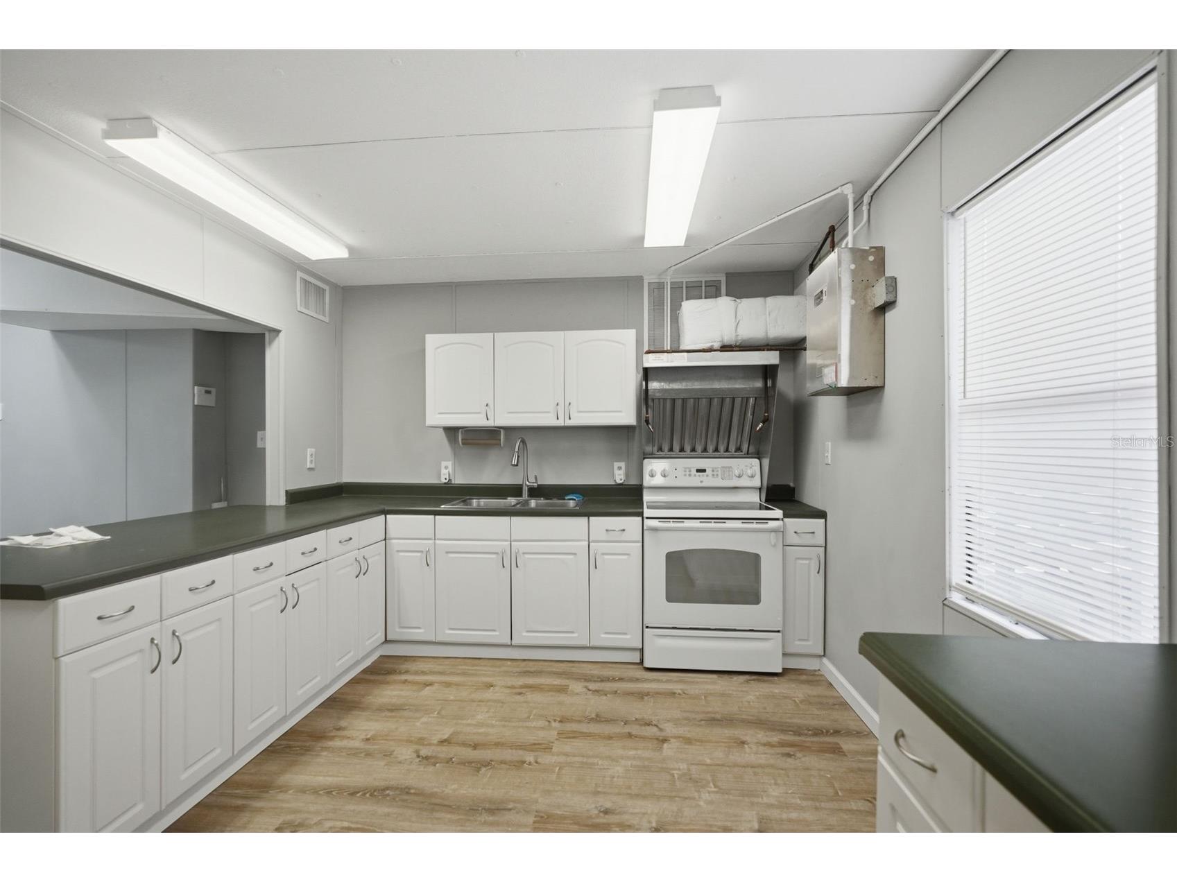 15464 Cortez Boulevard Brooksville FL 34613 W7887536 image5