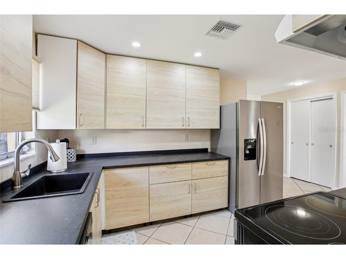 1547 Andover Drive Dunedin FL 34698 TB8443577 image3