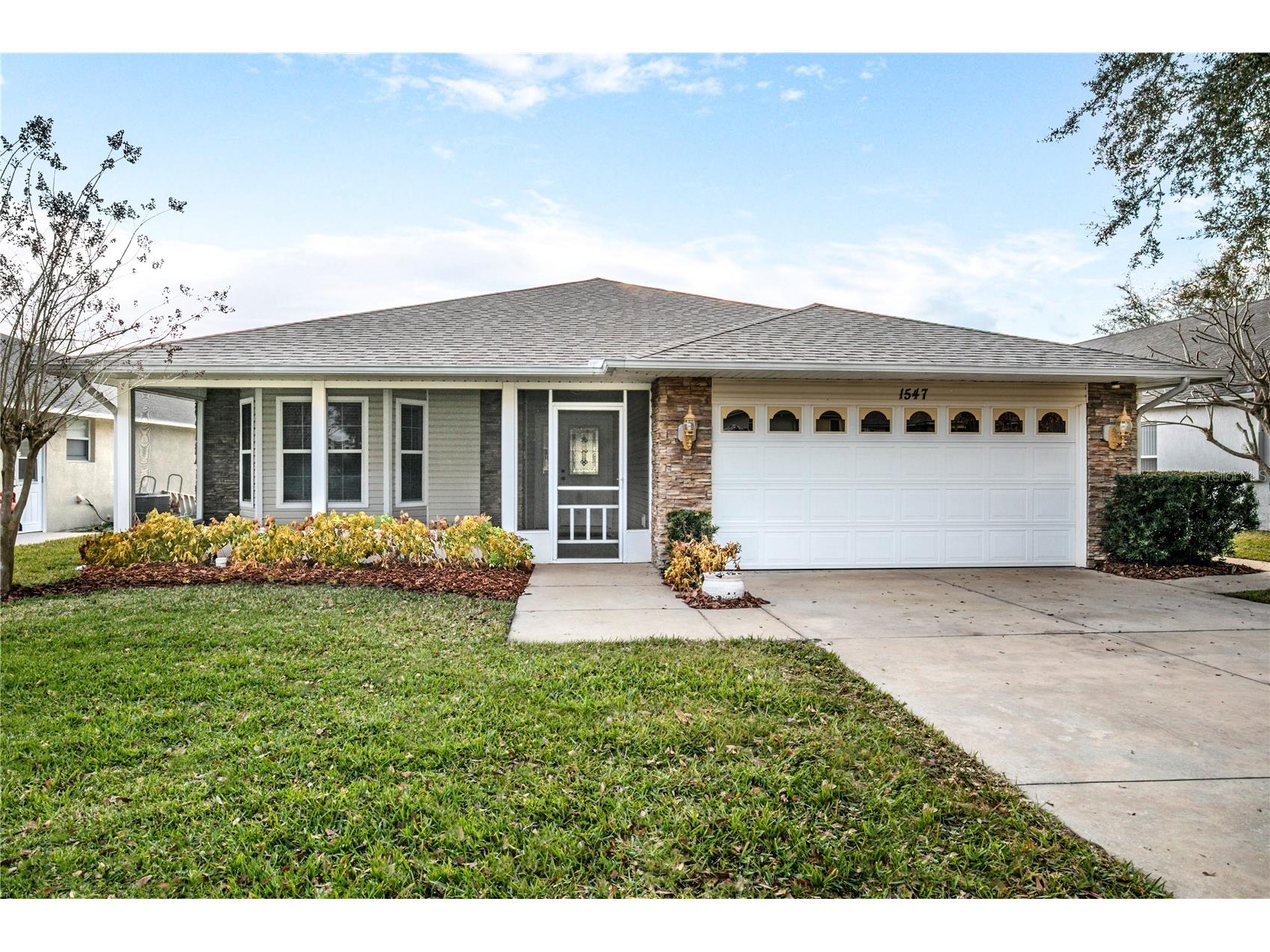 1547 Lake Villa Drive Tavares FL 32778 - LAKE SAUNDERS G5108397 image1