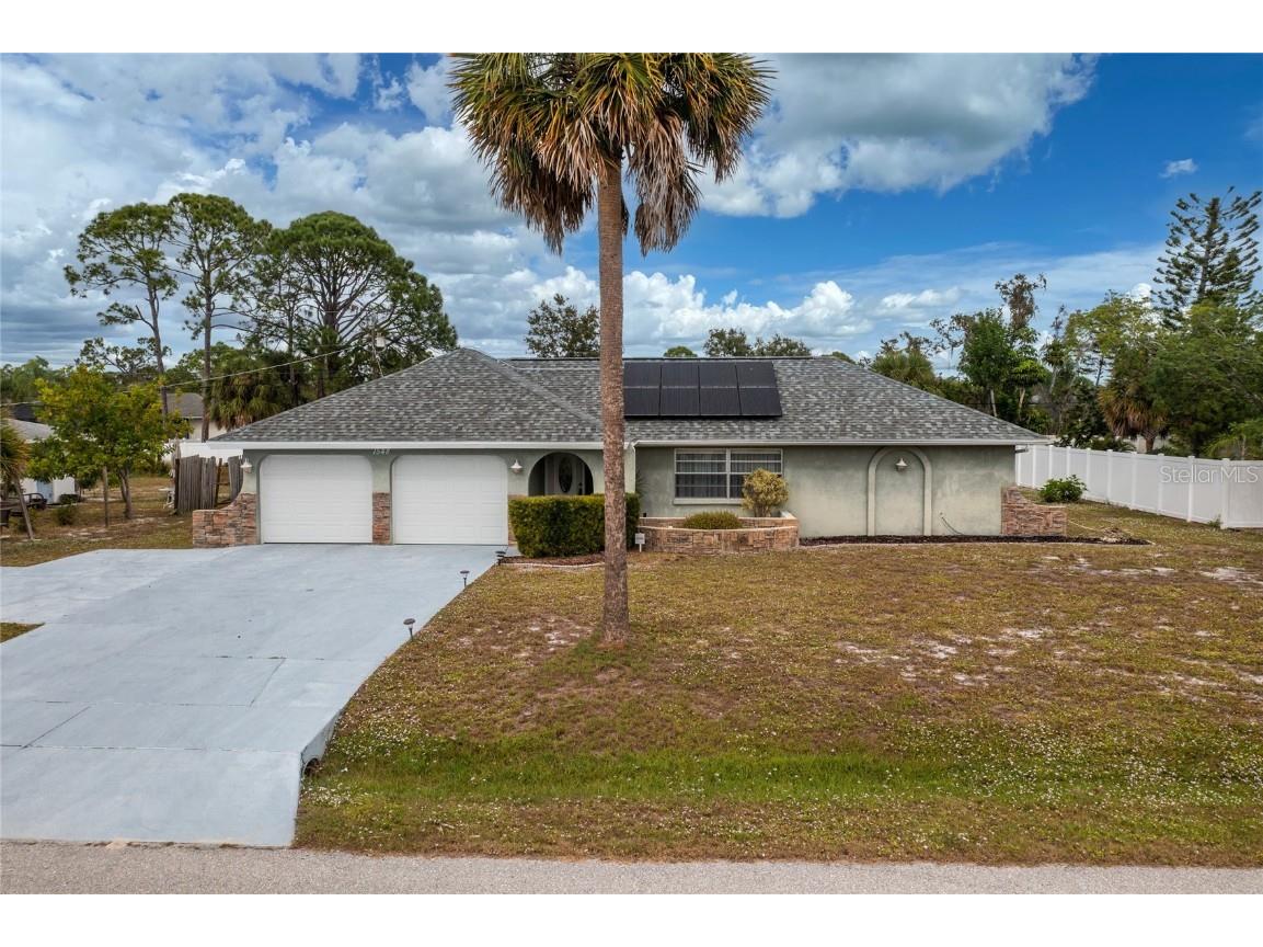 1548 Crest Drive Englewood FL 34223 D6133006 image1