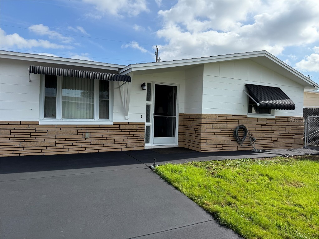 1548 Landau Street Holiday FL 34690 TB8454447 image2