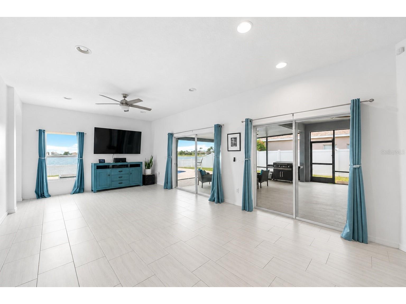 1548 Mira Lago Circle Ruskin FL 33570 TB8518532 image26