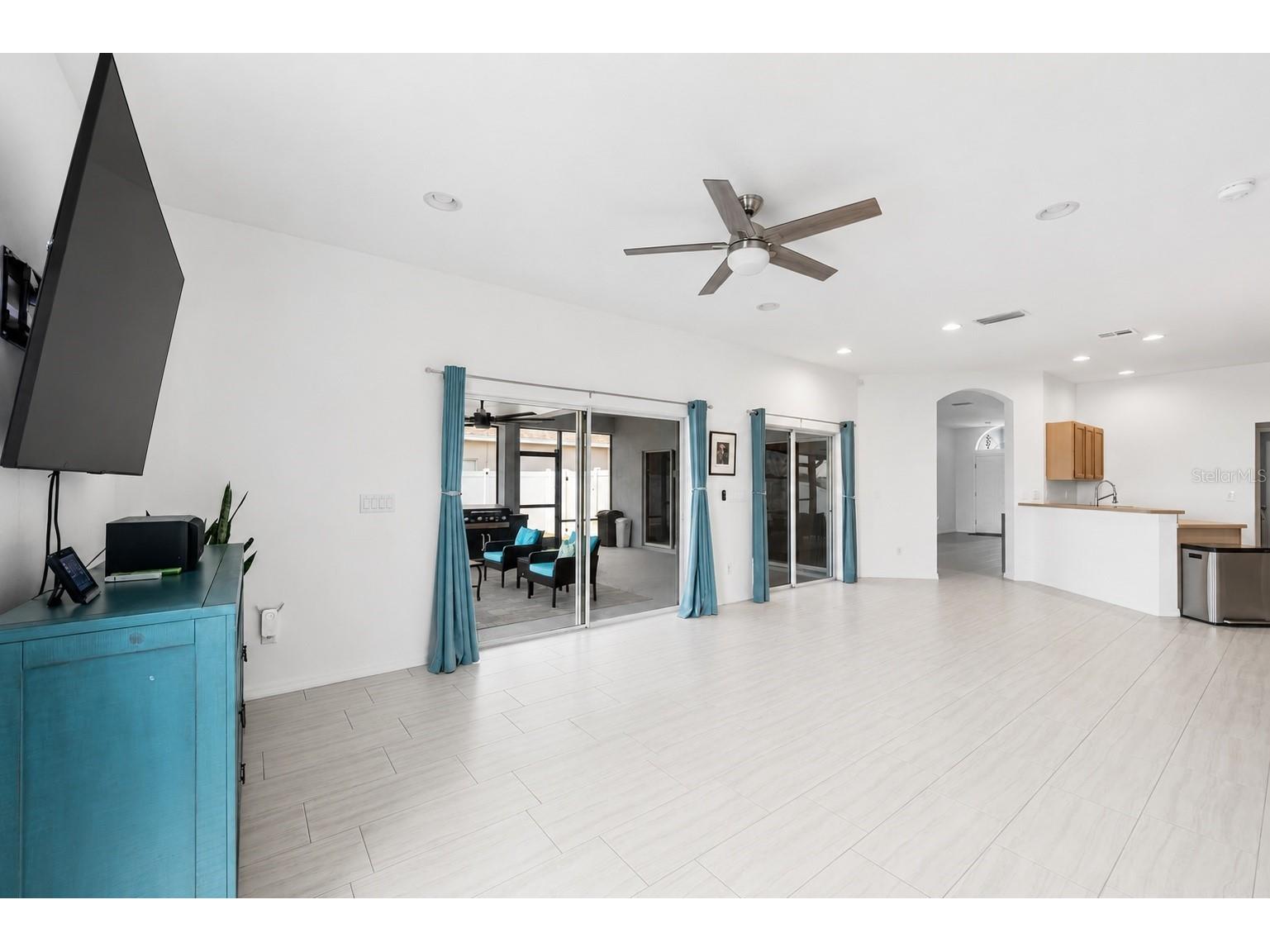 1548 Mira Lago Circle Ruskin FL 33570 TB8518532 image28