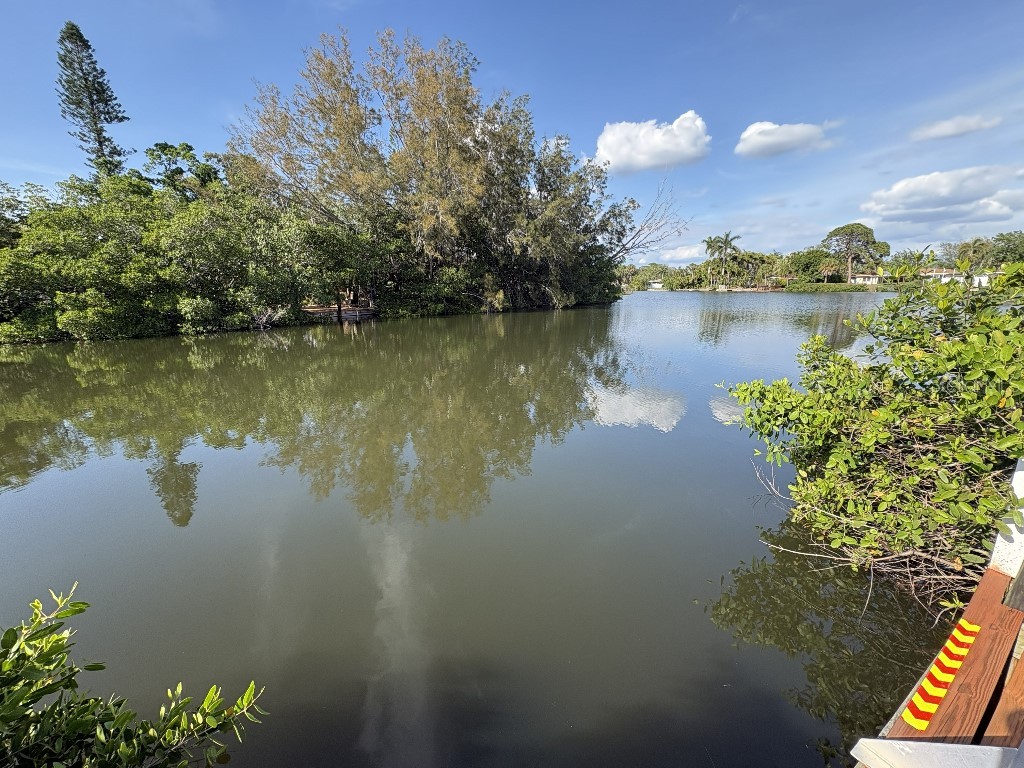 1549 Delaware Avenue NE Saint Petersburg FL 33703 TB8507084 image3