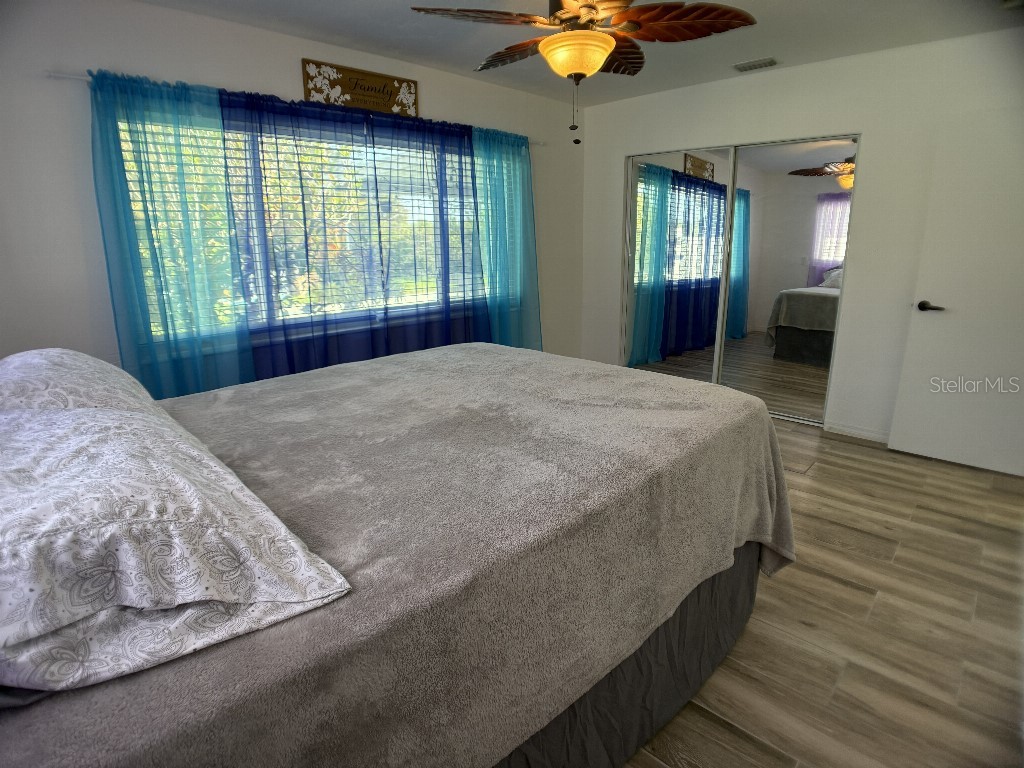 1549 Delaware Avenue NE Saint Petersburg FL 33703 TB8507084 image5