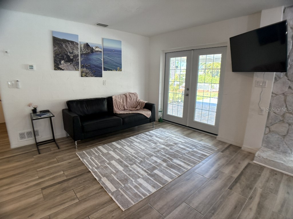 1549 Delaware Avenue NE Saint Petersburg FL 33703 TB8507084 image7