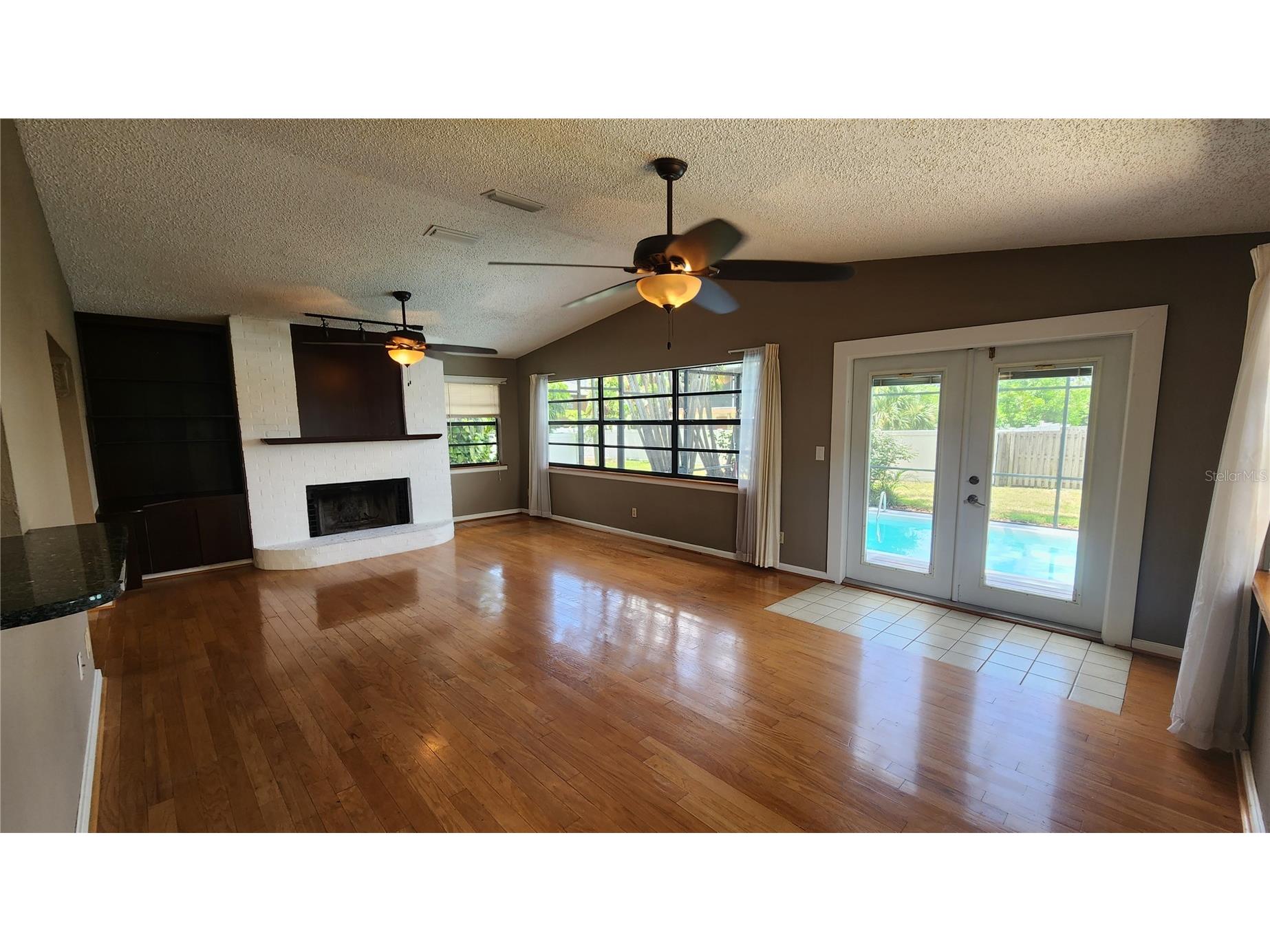 155 69th Avenue N Saint Petersburg FL 33702 W7887330 image12
