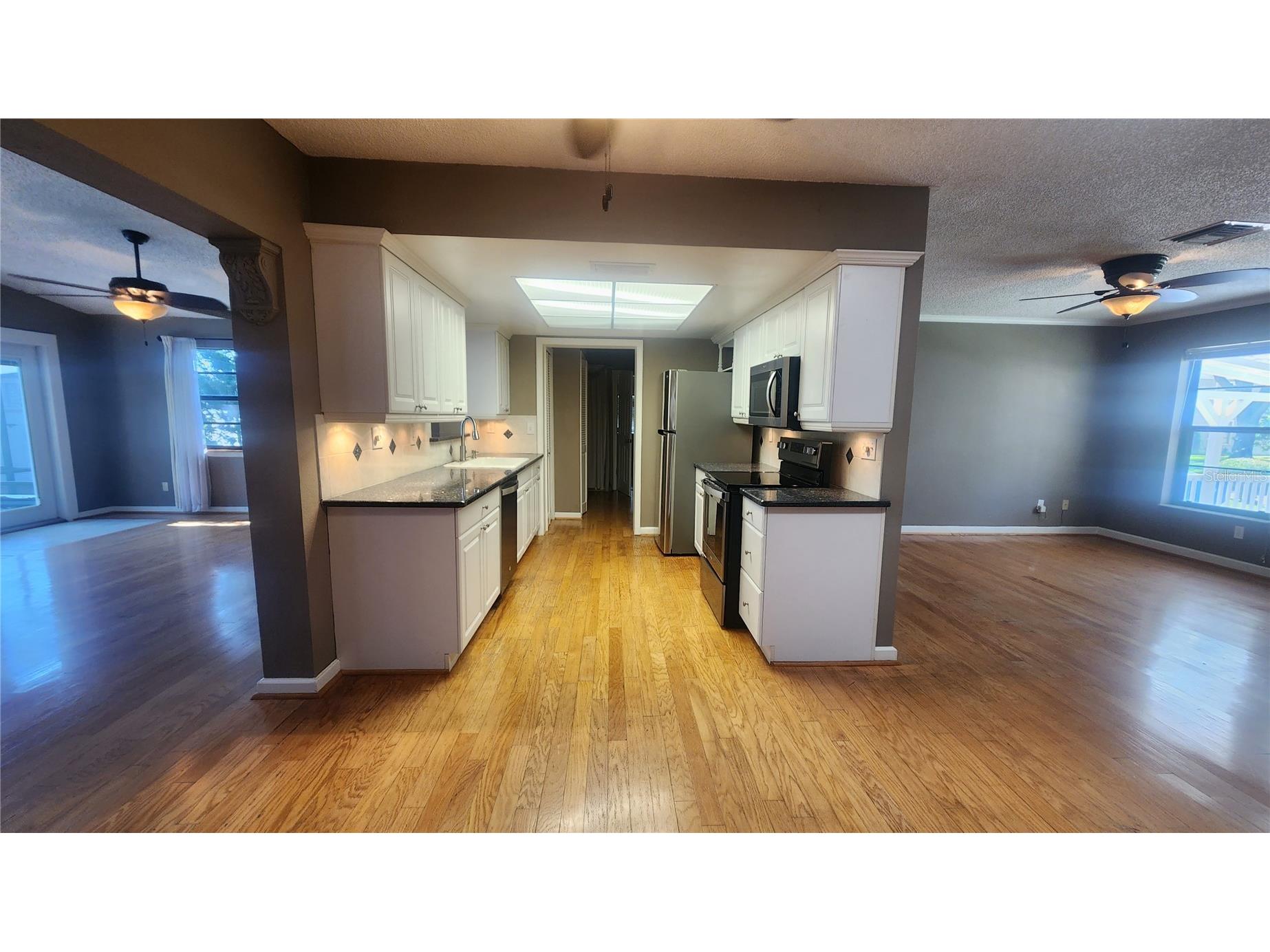 155 69th Avenue N Saint Petersburg FL 33702 W7887330 image7