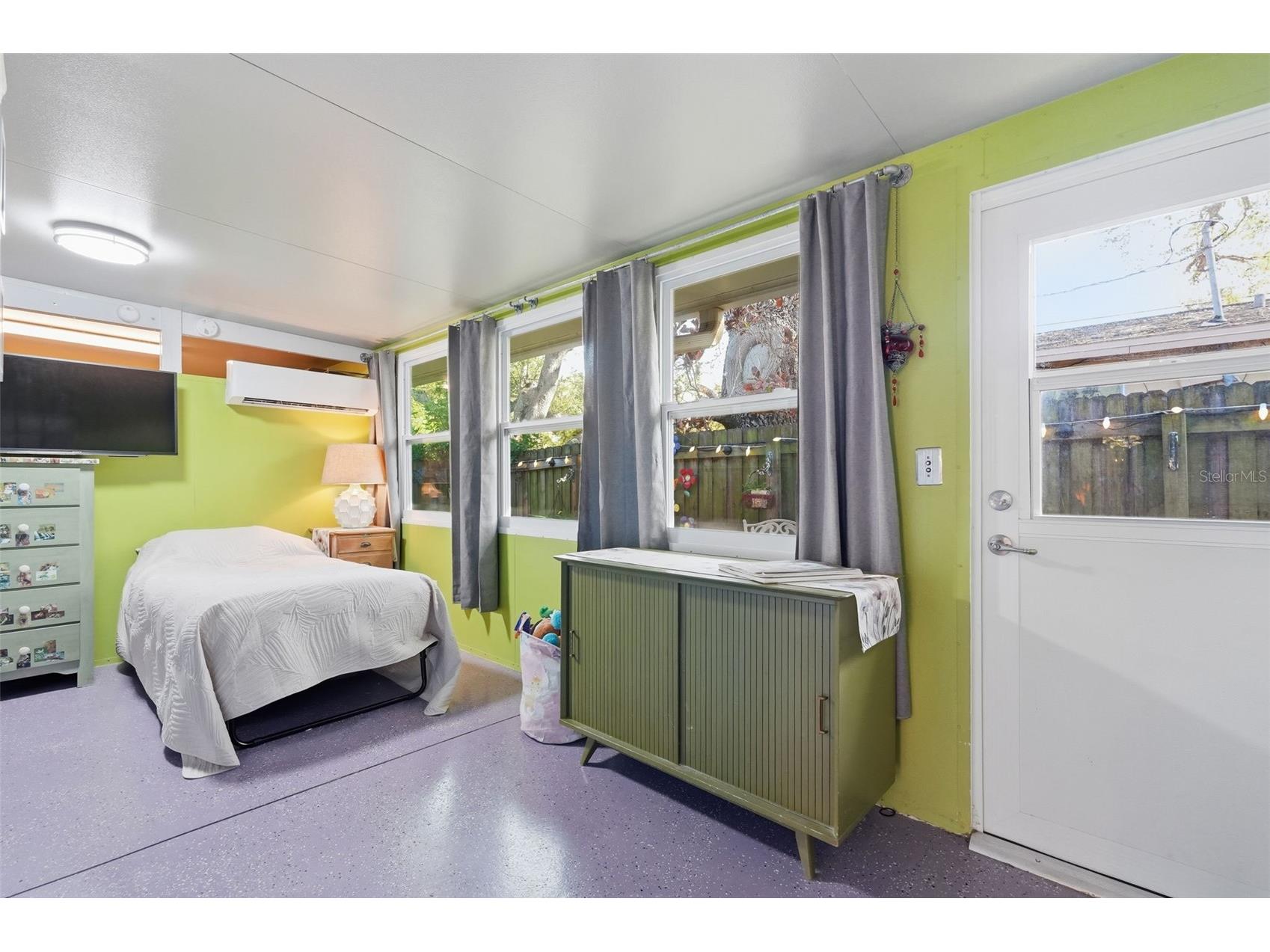 155 6th Street NE Largo FL 33770 TB8484912 image19