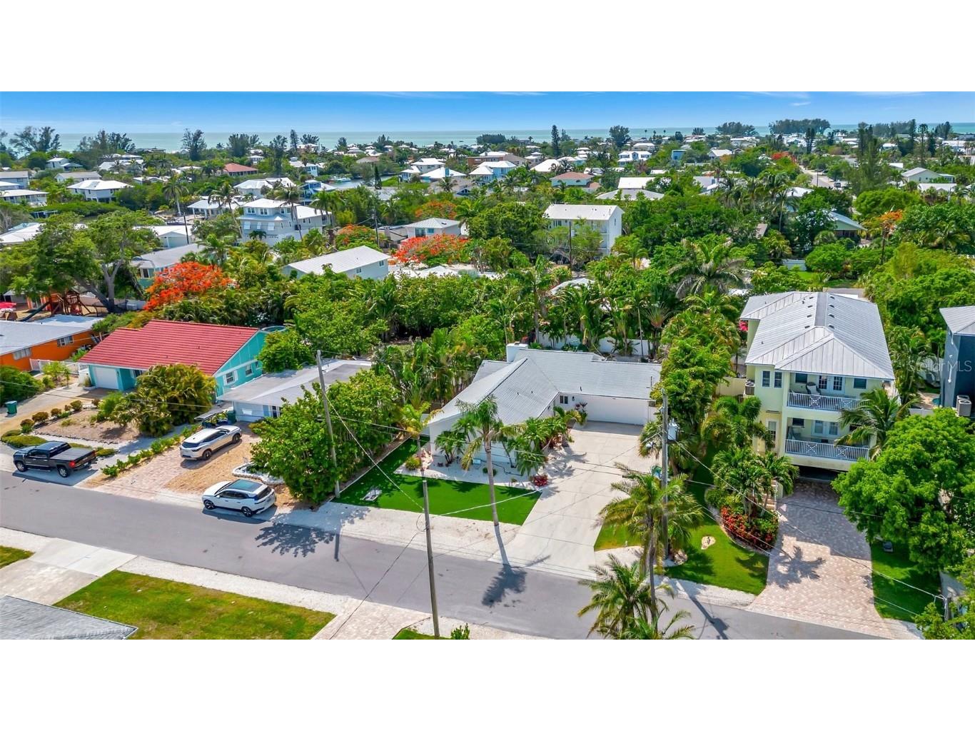 155 Crescent Drive Anna Maria FL 34216 A4572026 image1