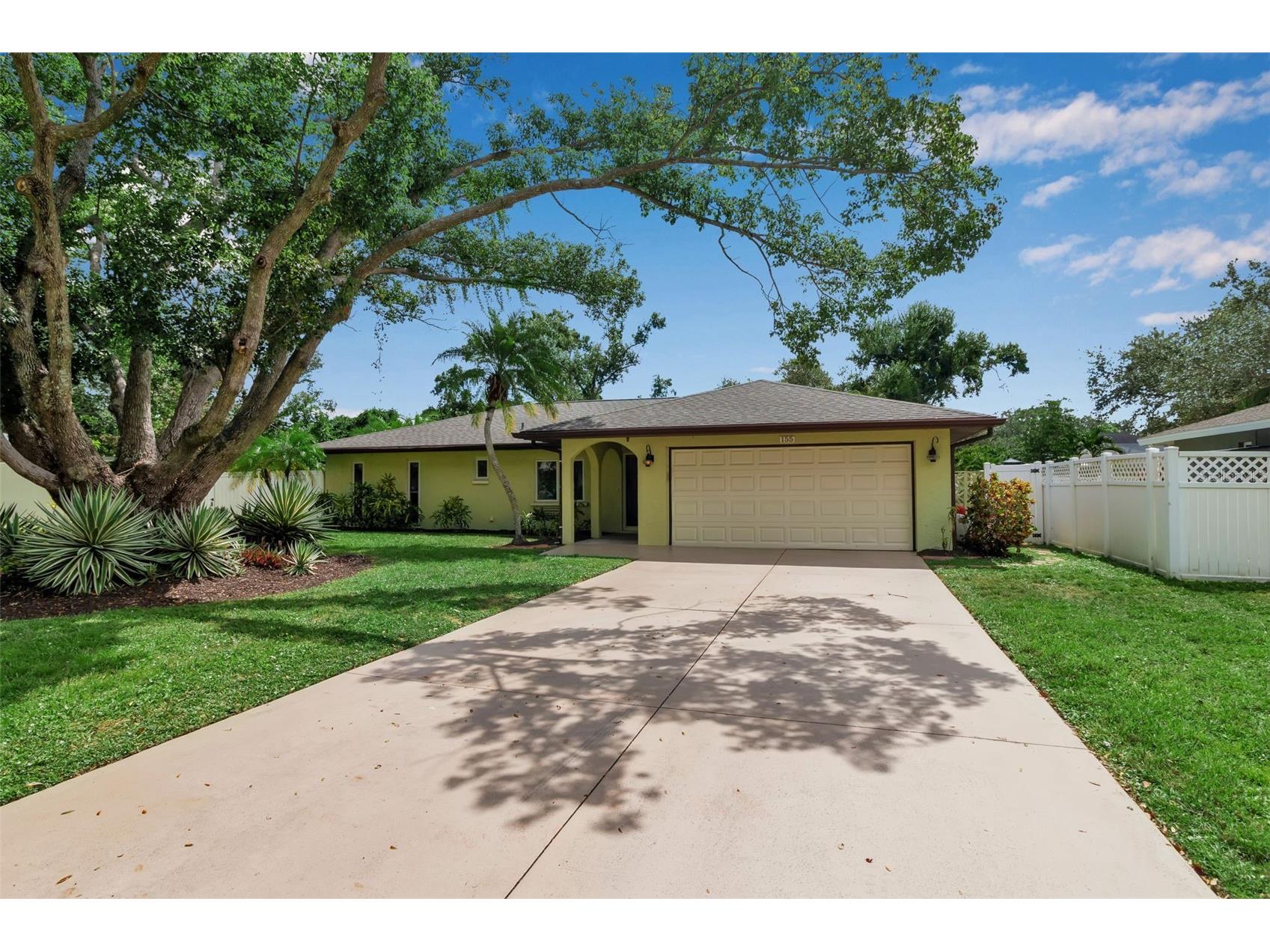 155 Mimosa Circle Sarasota FL 34232 A4667173 image1