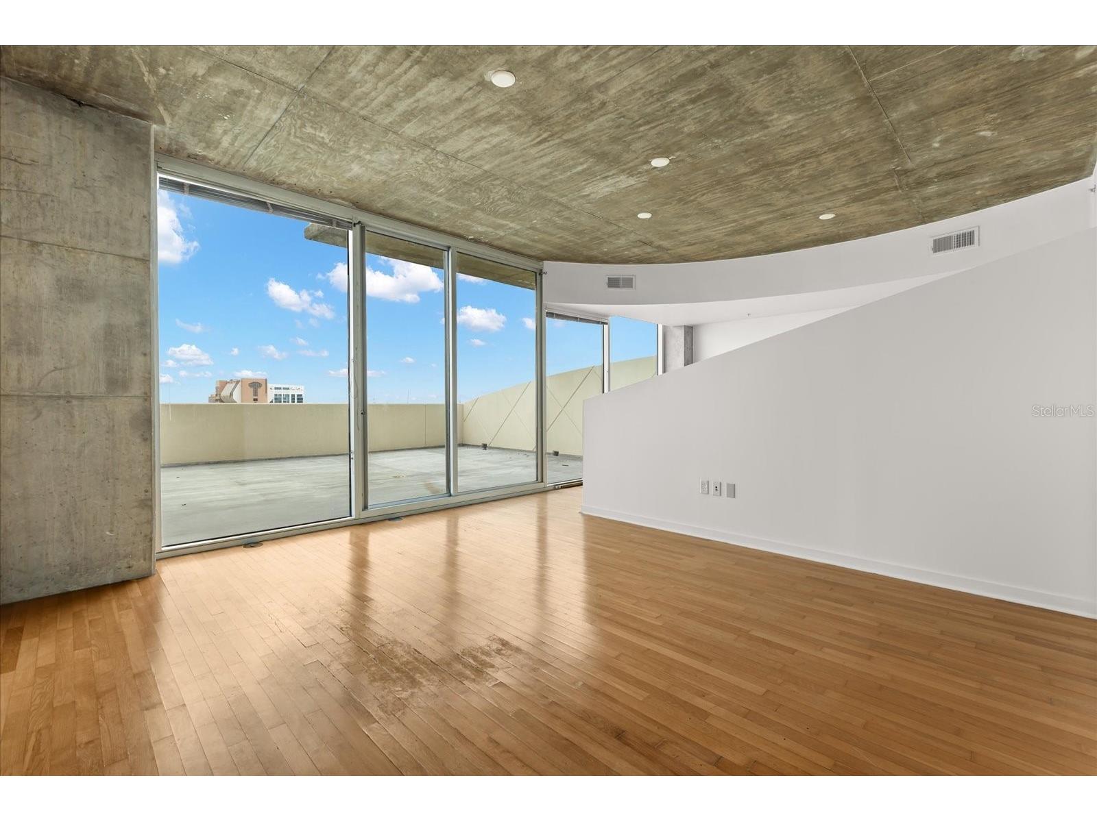 155 S Court Avenue #1011 Orlando FL 32801 O6377142 image11