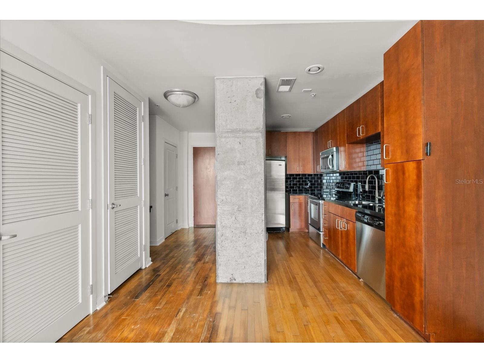 155 S Court Avenue #1011 Orlando FL 32801 O6377142 image12