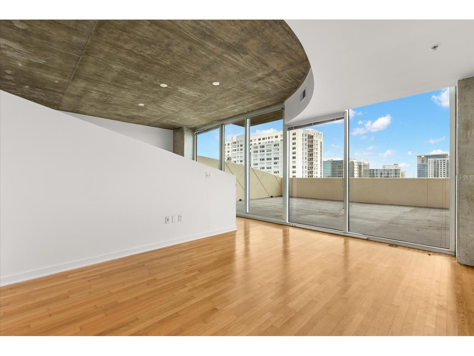 155 S Court Avenue #1011 Orlando FL 32801 O6377142 image2