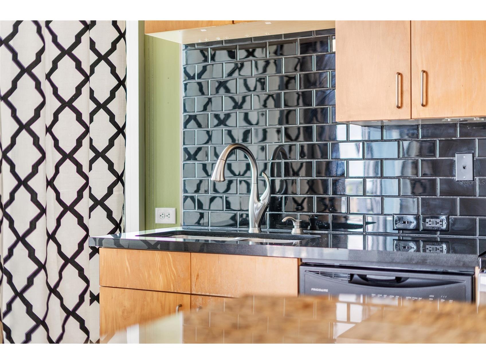 155 S Court Avenue #1107 Orlando FL 32801 O6409888 image7