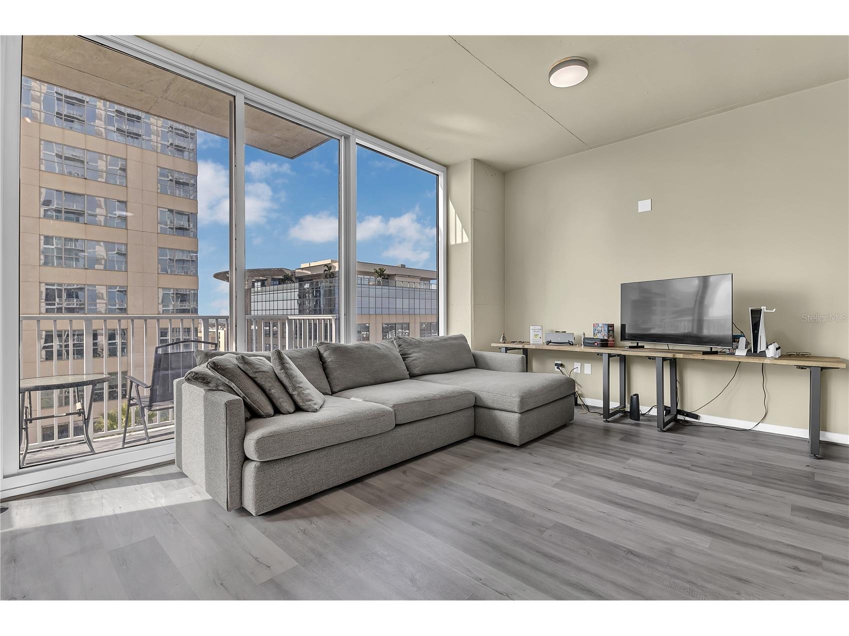155 S Court Avenue #1506 Orlando FL 32801 O6375287 image2