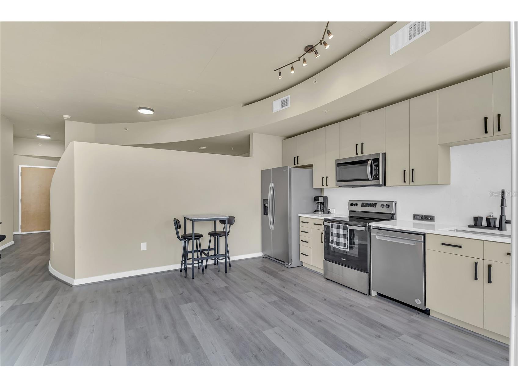 155 S Court Avenue #1506 Orlando FL 32801 O6375287 image8