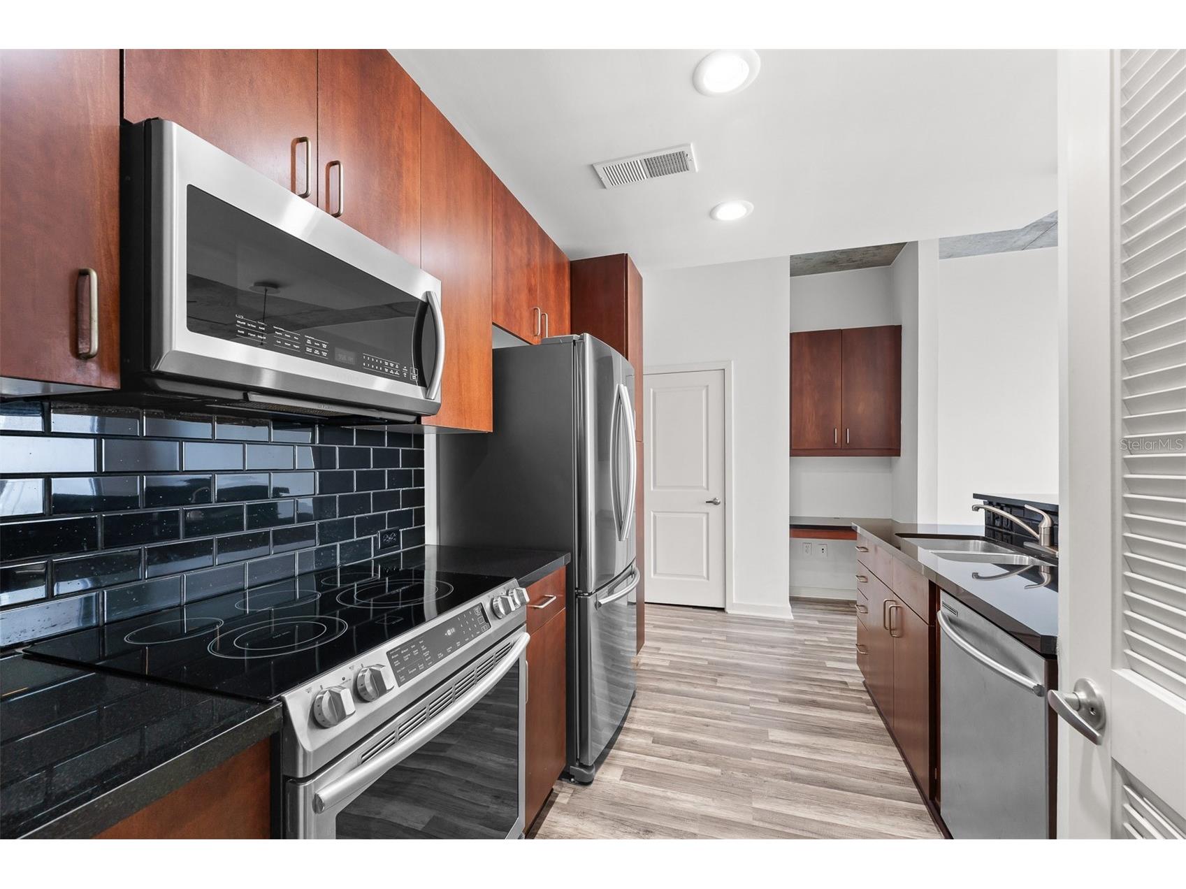155 S Court Avenue #1604 Orlando FL 32801 O6396880 image8