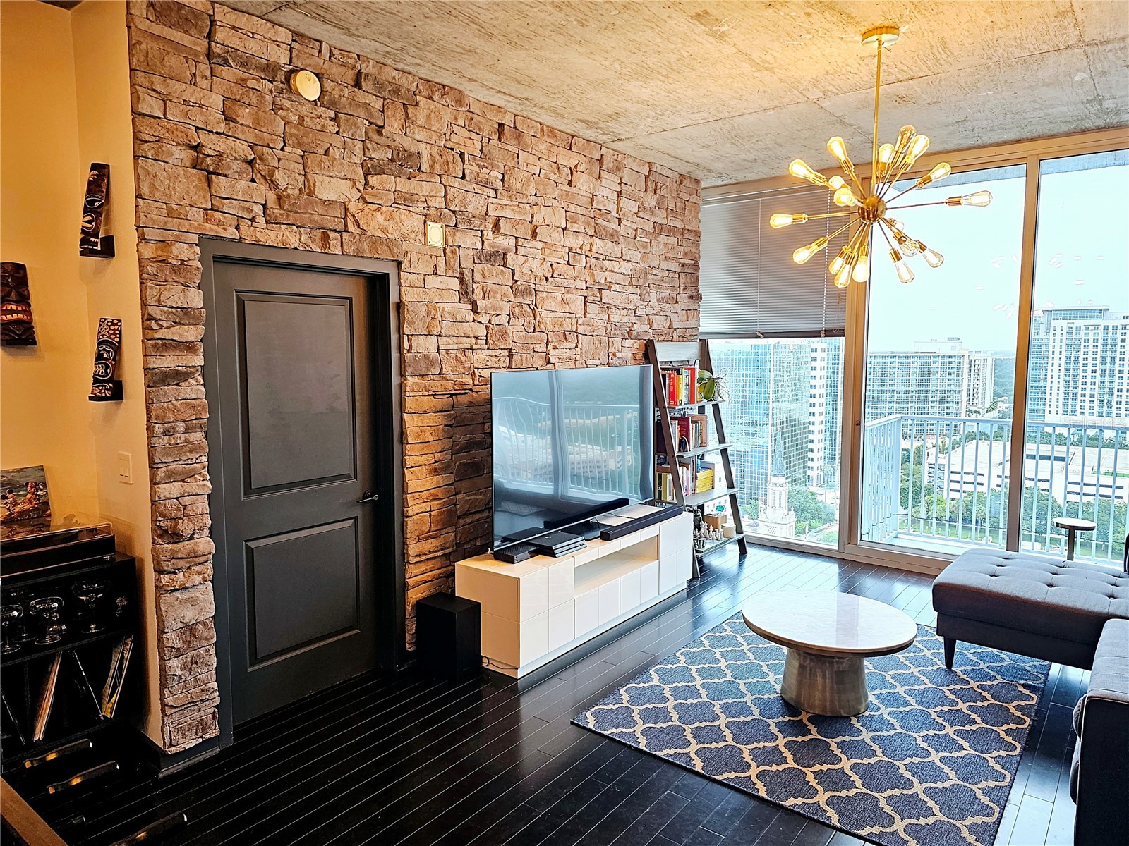 155 S Court Avenue #1605 Orlando FL 32801 R4911031 image5