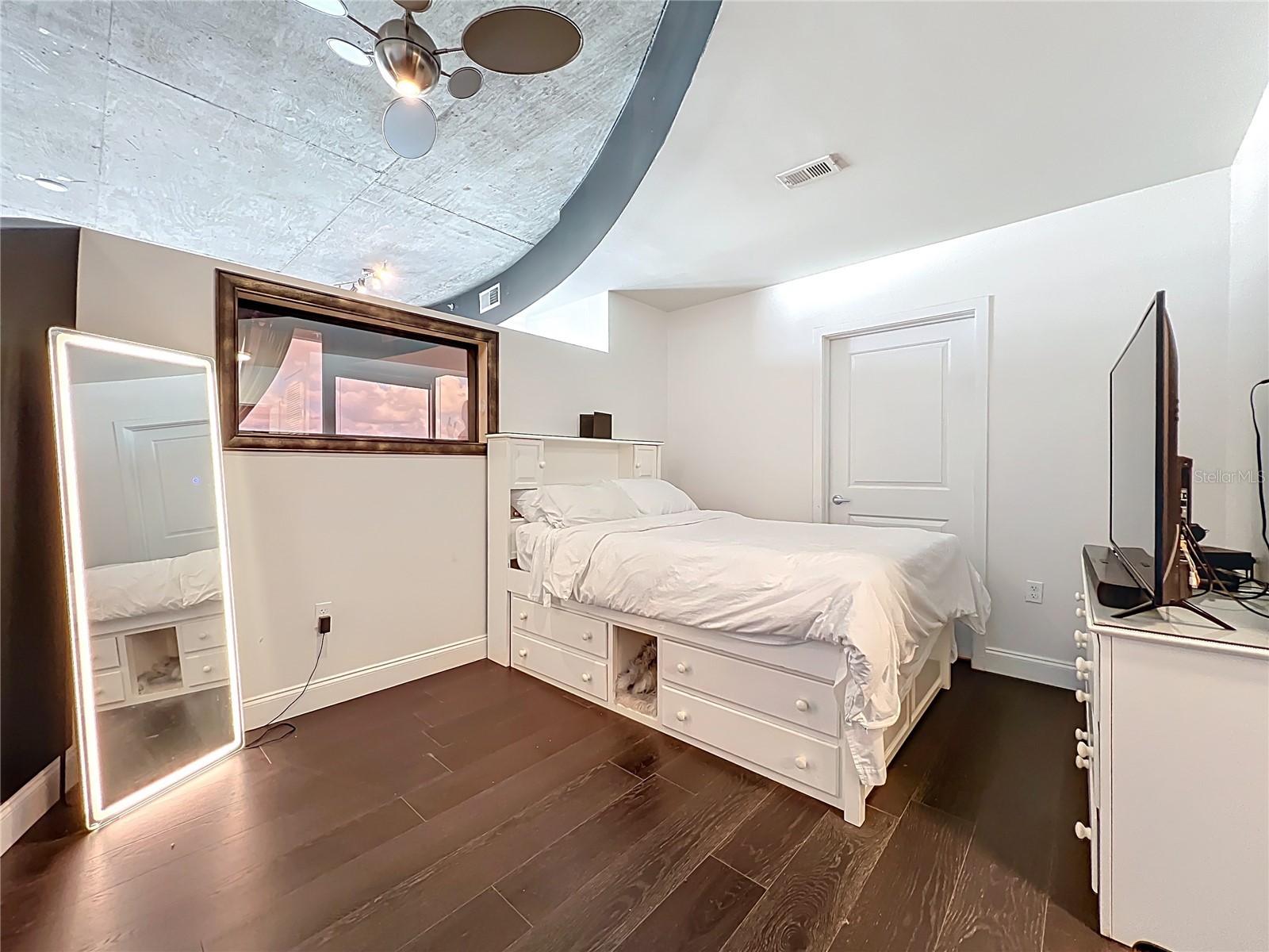 155 S Court Avenue #1908 Orlando FL 32801 O6338165 image19