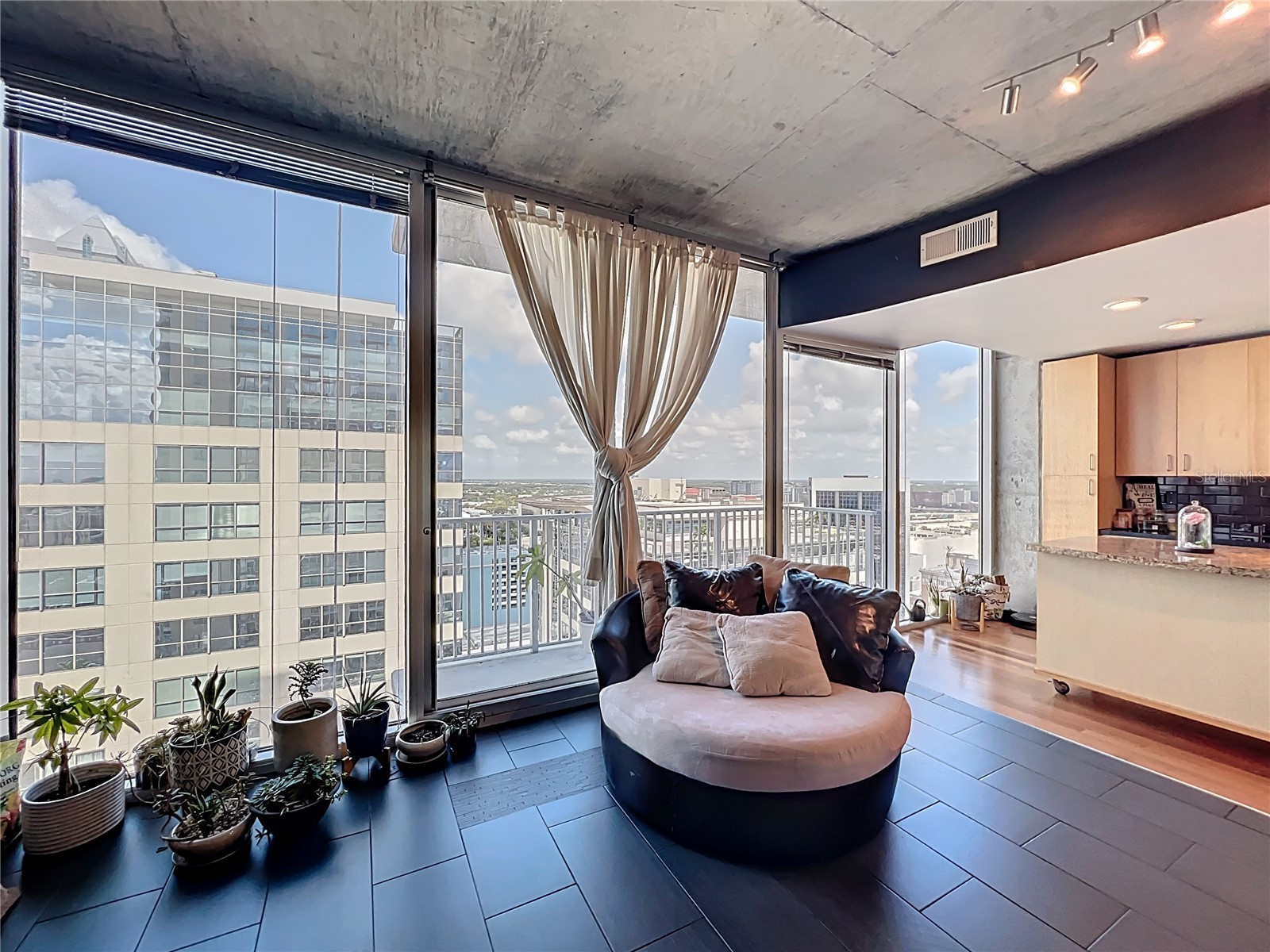 155 S Court Avenue #1908 Orlando FL 32801 O6338165 image6