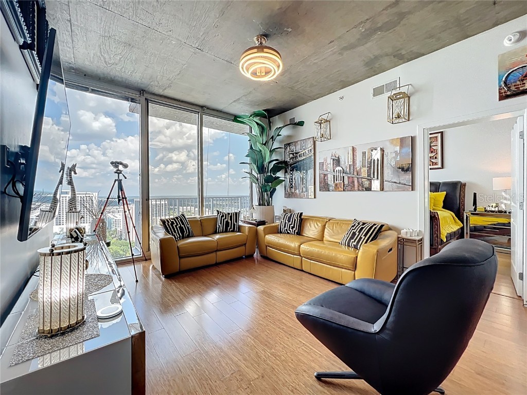 155 S Court Avenue #2005 Orlando FL 32801 O6330773 image20