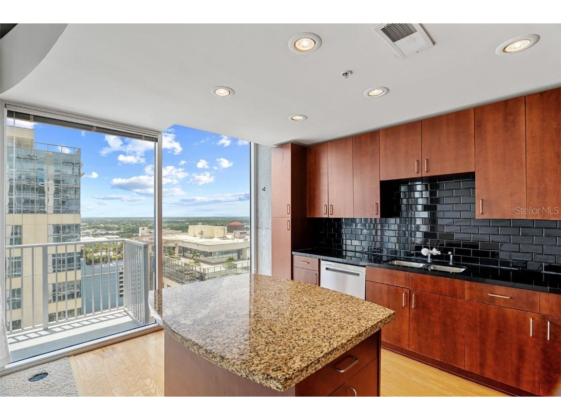 155 S Court Avenue #2008 Orlando FL 32801 O6310613 image3