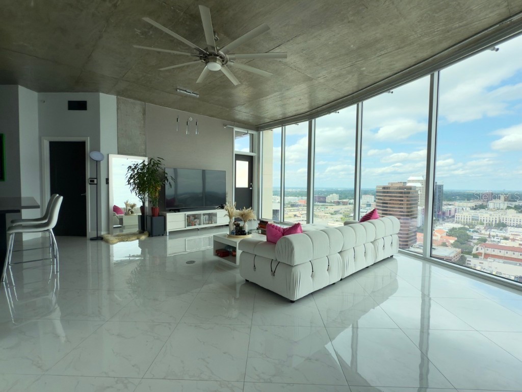 155 S Court Avenue #2415 Orlando FL 32801 - LAKE EOLA O6295821 image1