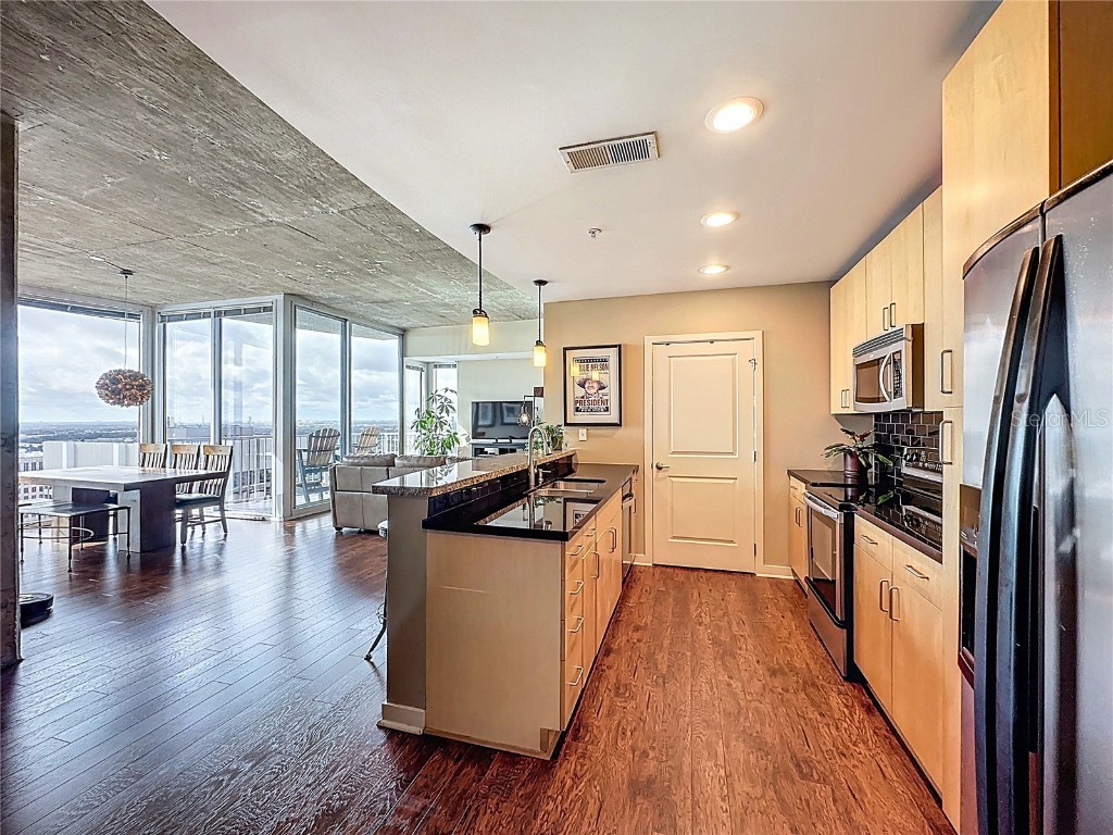 155 S Court Avenue #2502 Orlando FL 32801 O6368753 image3