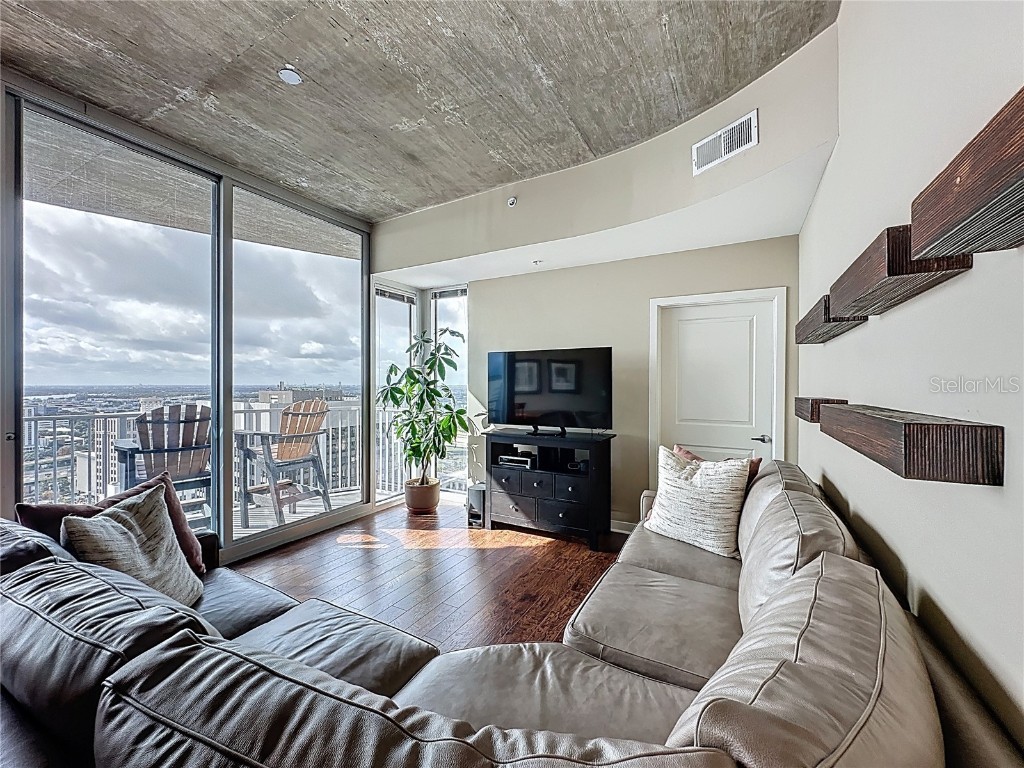 155 S Court Avenue #2502 Orlando FL 32801 O6368753 image4