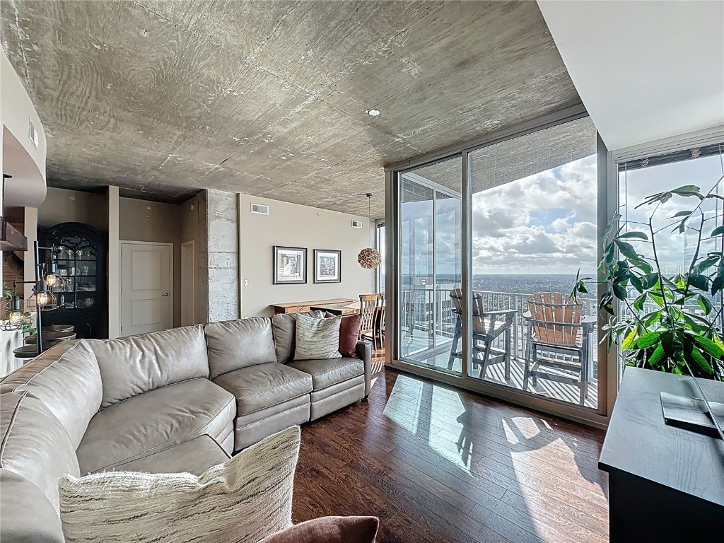 155 S Court Avenue #2502 Orlando FL 32801 O6368753 image5