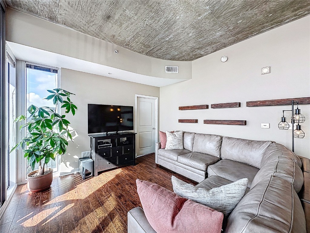 155 S Court Avenue #2502 Orlando FL 32801 O6368753 image6