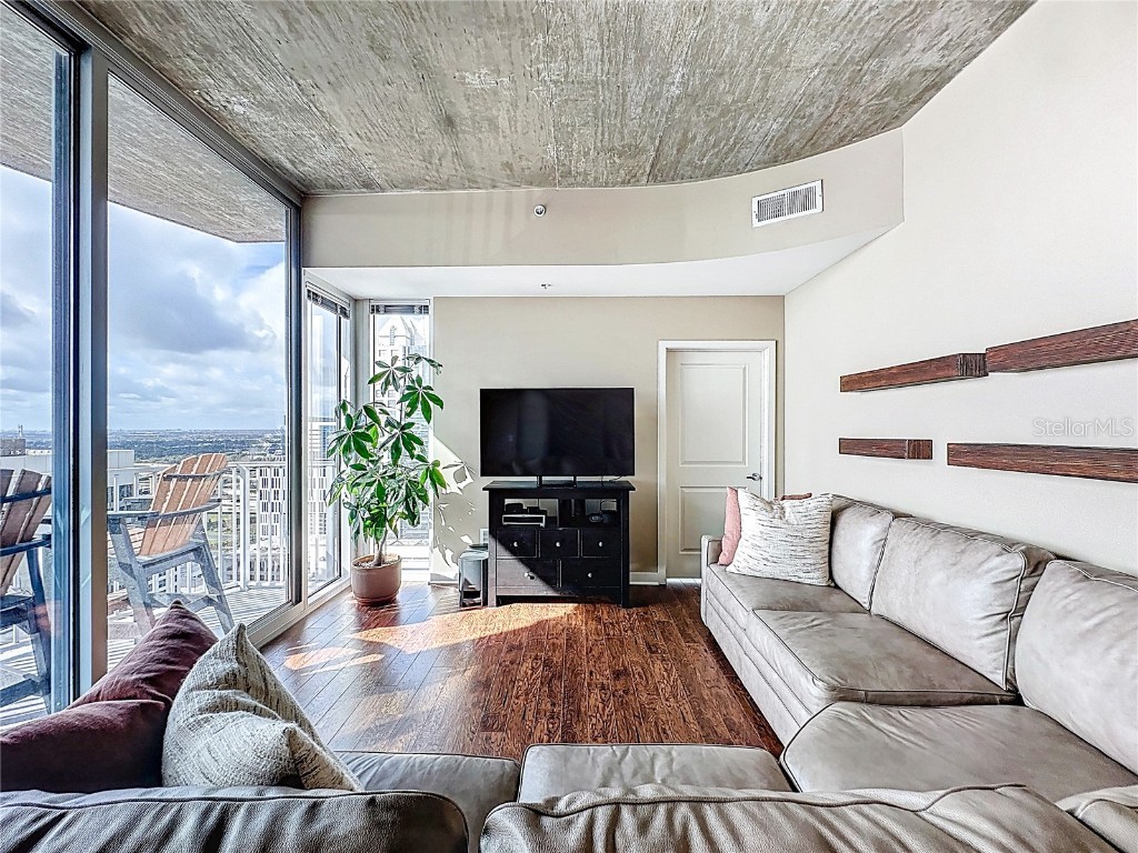 155 S Court Avenue #2502 Orlando FL 32801 O6368753 image7