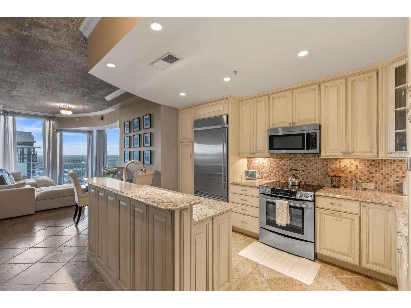 155 S Court Avenue #2710 Orlando FL 32801 O6379687 image3