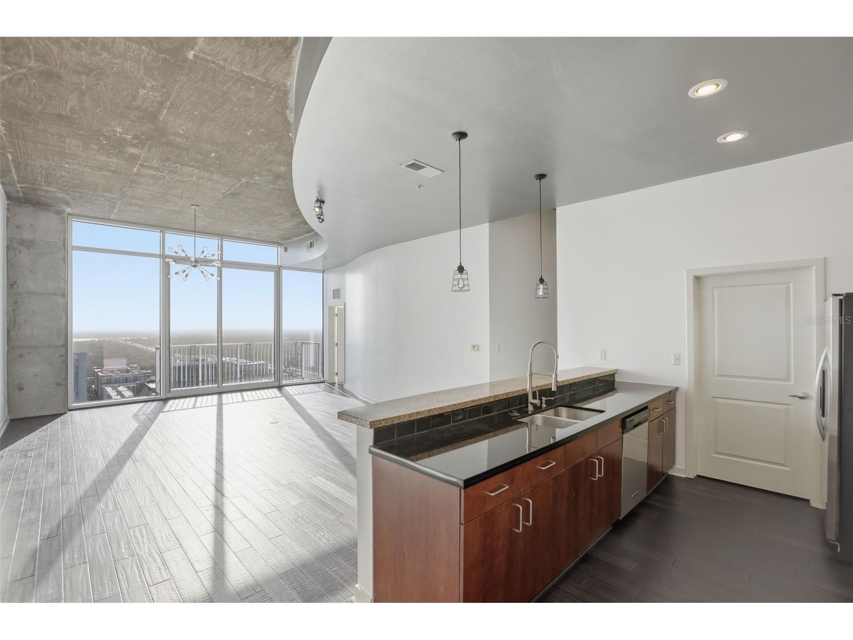 155 S Court Avenue #2903 Orlando FL 32801 O6389852 image4