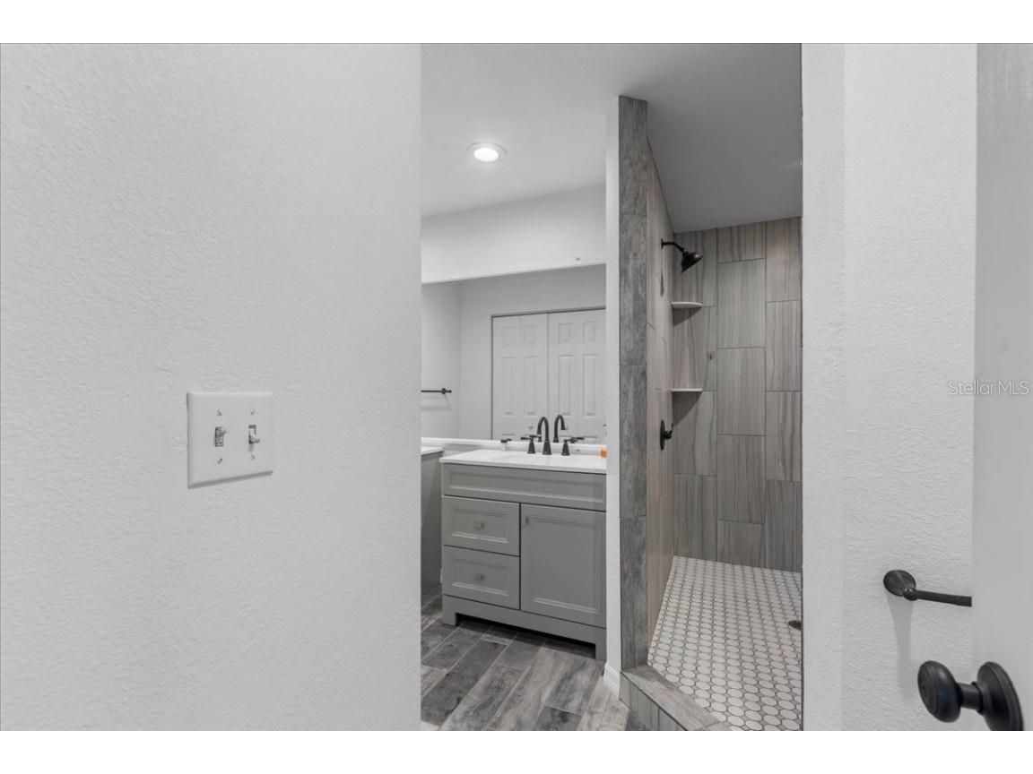 155 S Court Street Bronson FL 32621 OM713884 image48