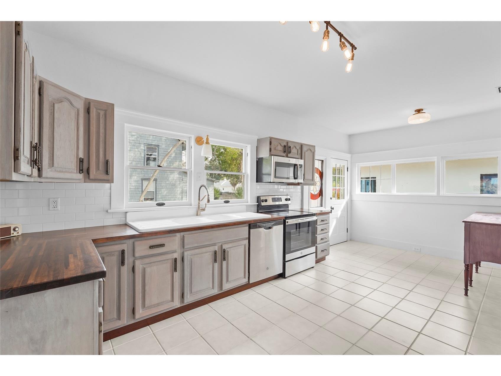 1550 3rd Avenue W Bradenton FL 34205 A4679199 image31