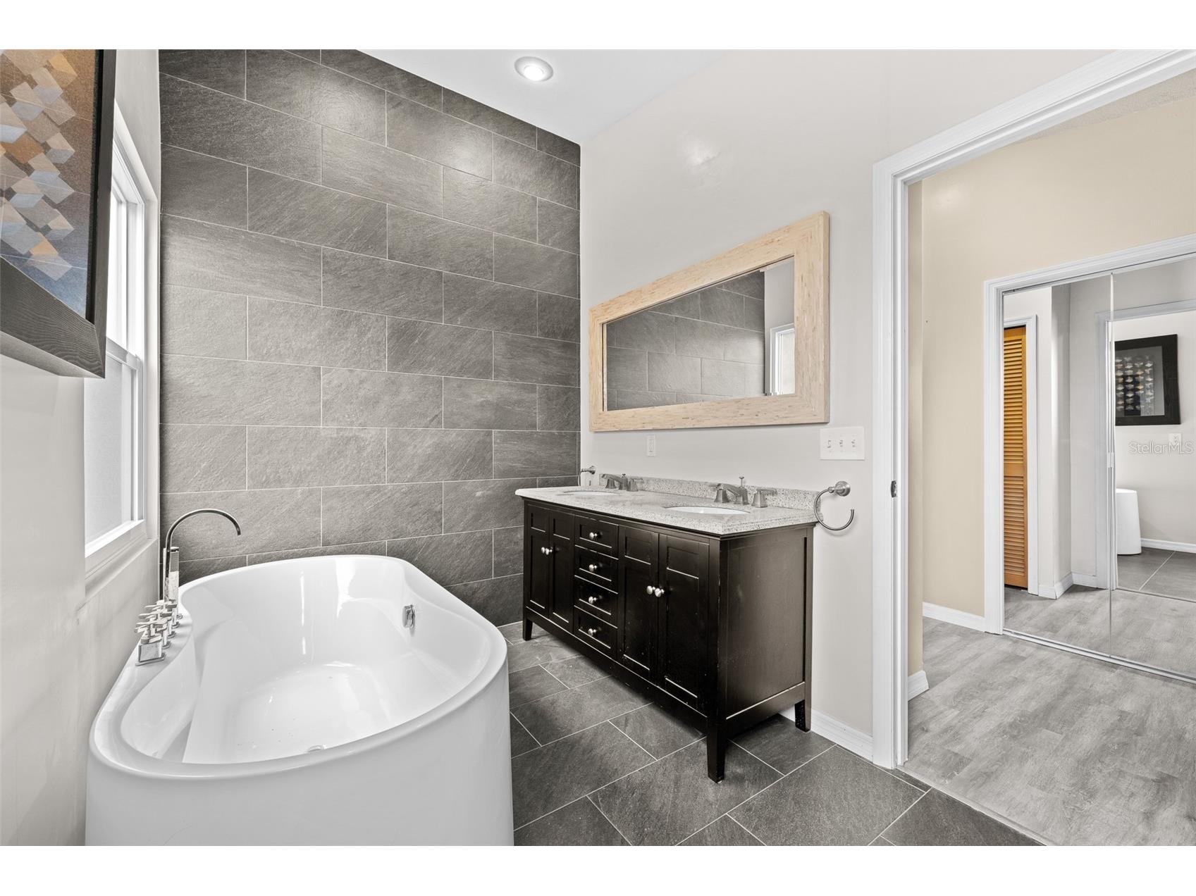 1550 Chateau Wood Drive Clearwater FL 33764 TB8495817 image14