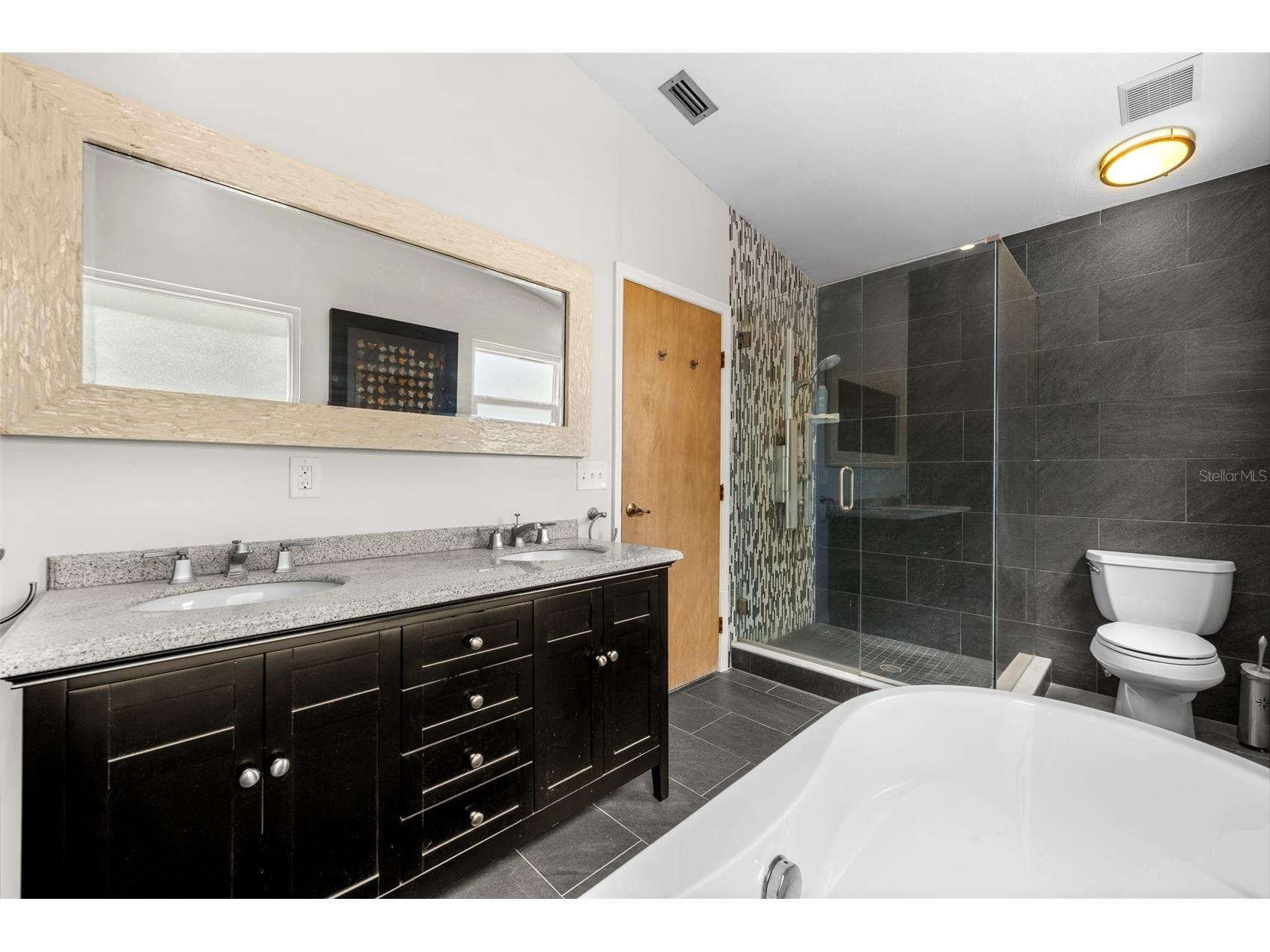 1550 Chateau Wood Drive Clearwater FL 33764 TB8495817 image15