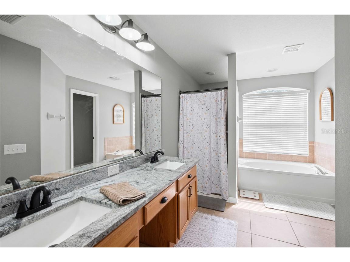 1552 Avondale Ridge Drive Plant City FL 33567 TB8426668 image27